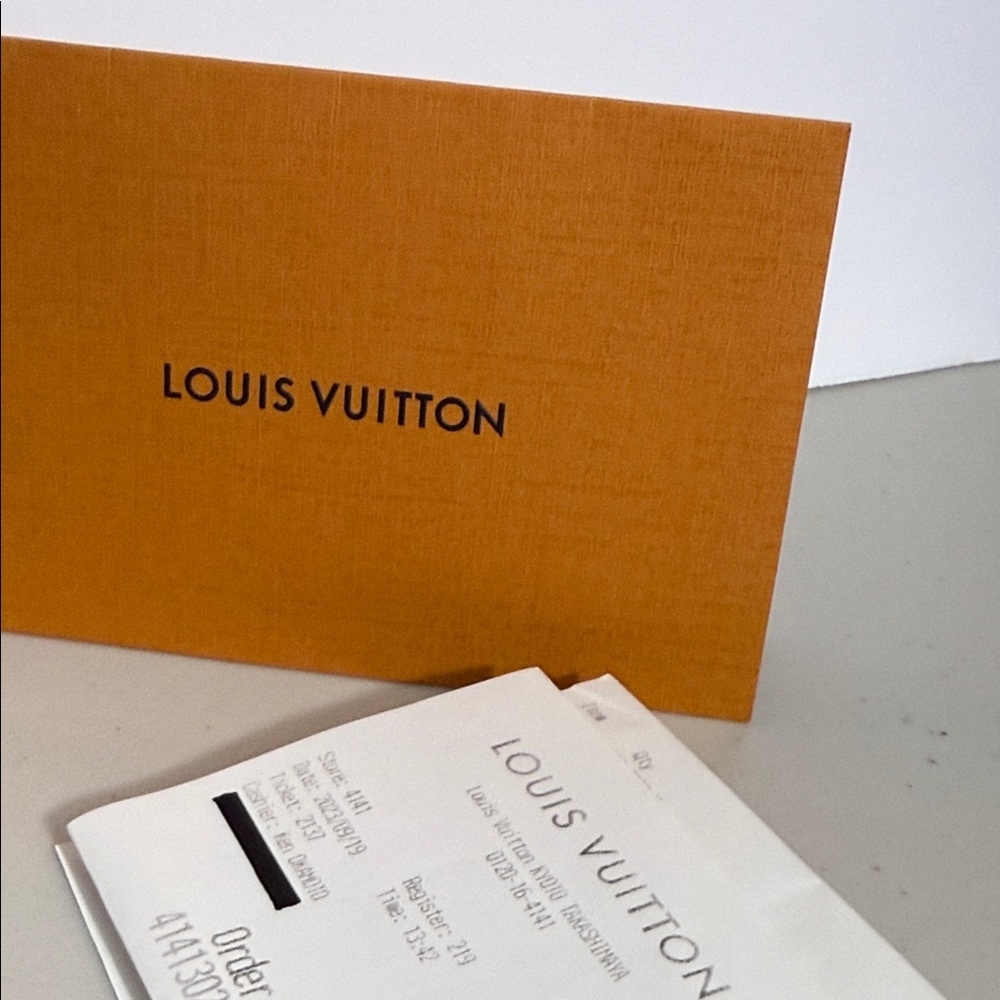 Louis Vuitton DENIM Monogram portrait Bucket Hat in Gray and Black medium - Picture 13 of 15